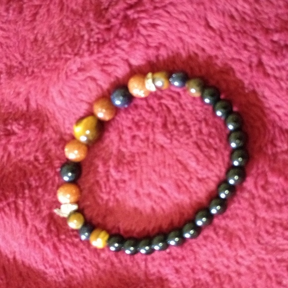 Lot of Bracelets and a broach - Picture 5 of 7